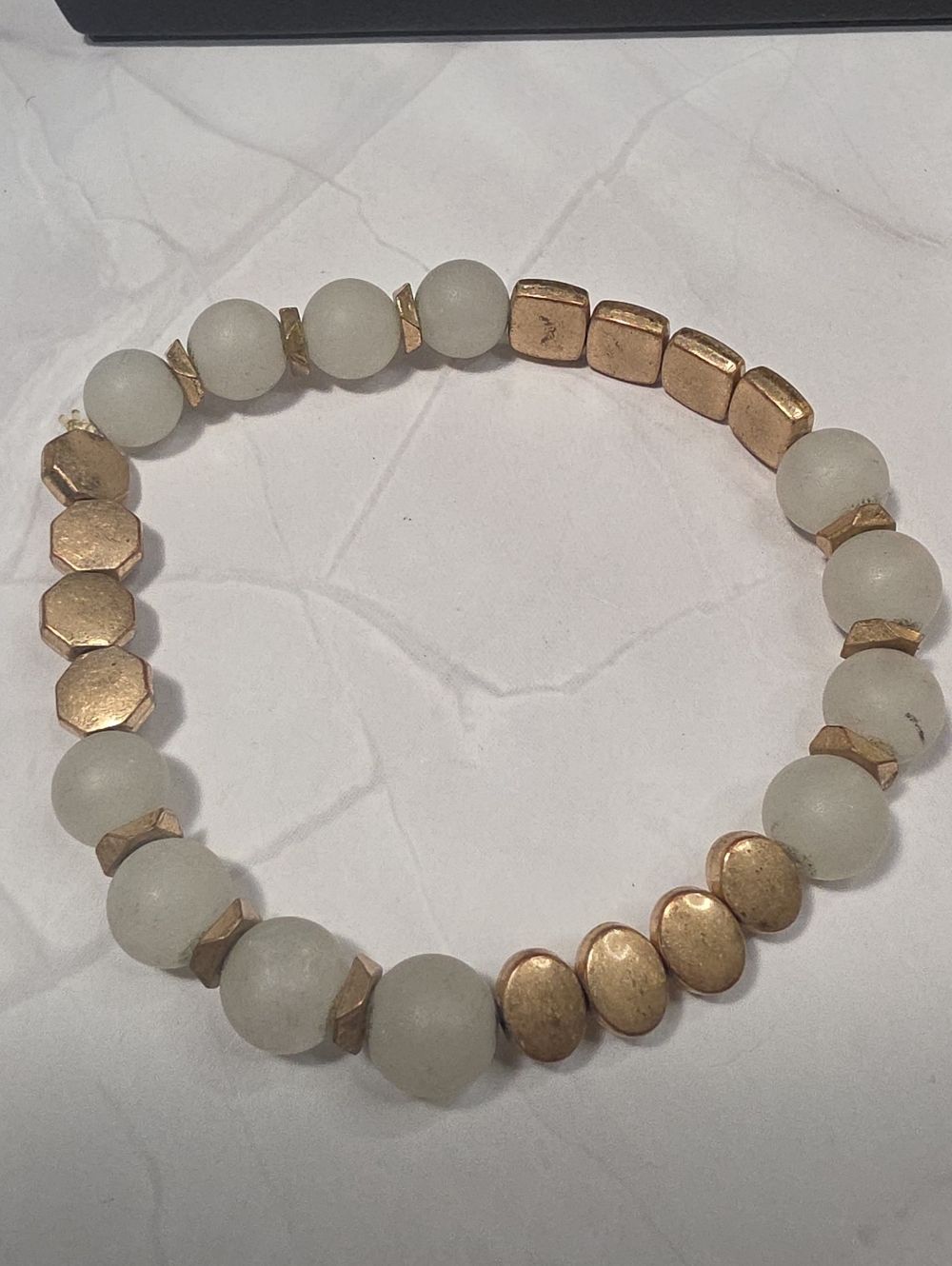 Frosted White and Gold Beaded Stretch Bracelet